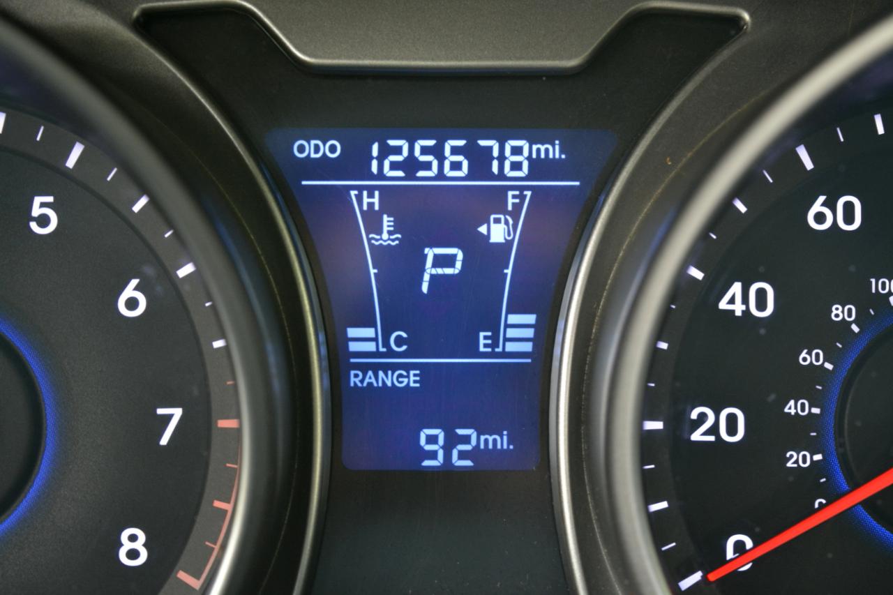 Hyundai Veloster Base 6AT 2015