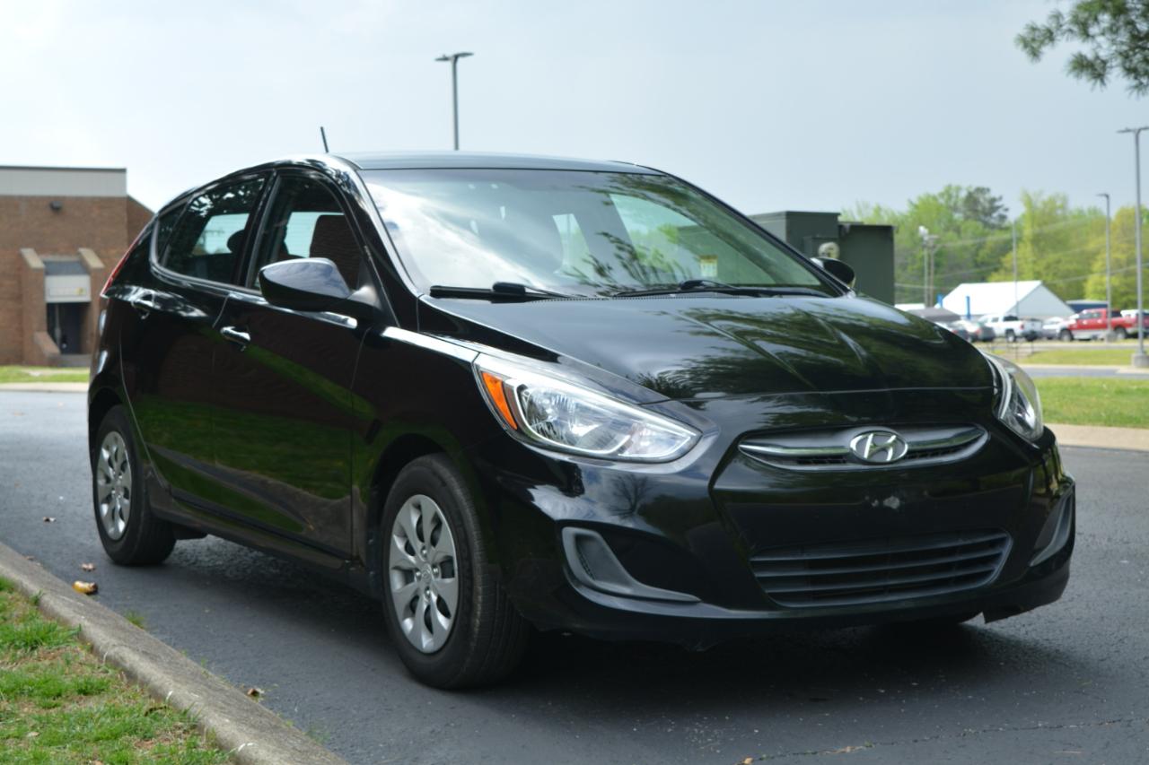 Hyundai Accent SE 5-Door 6A 2017