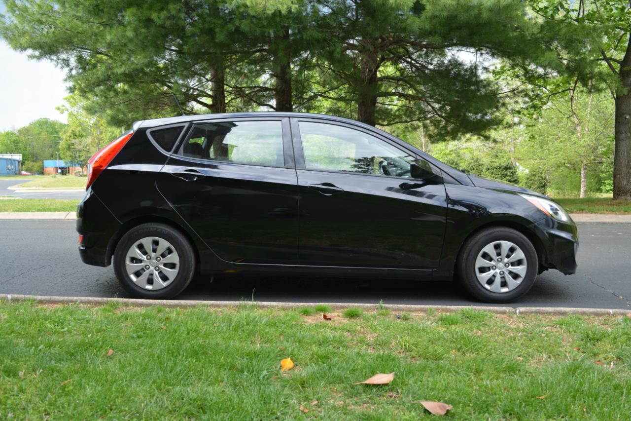 Hyundai Accent SE 5-Door 6A 2017