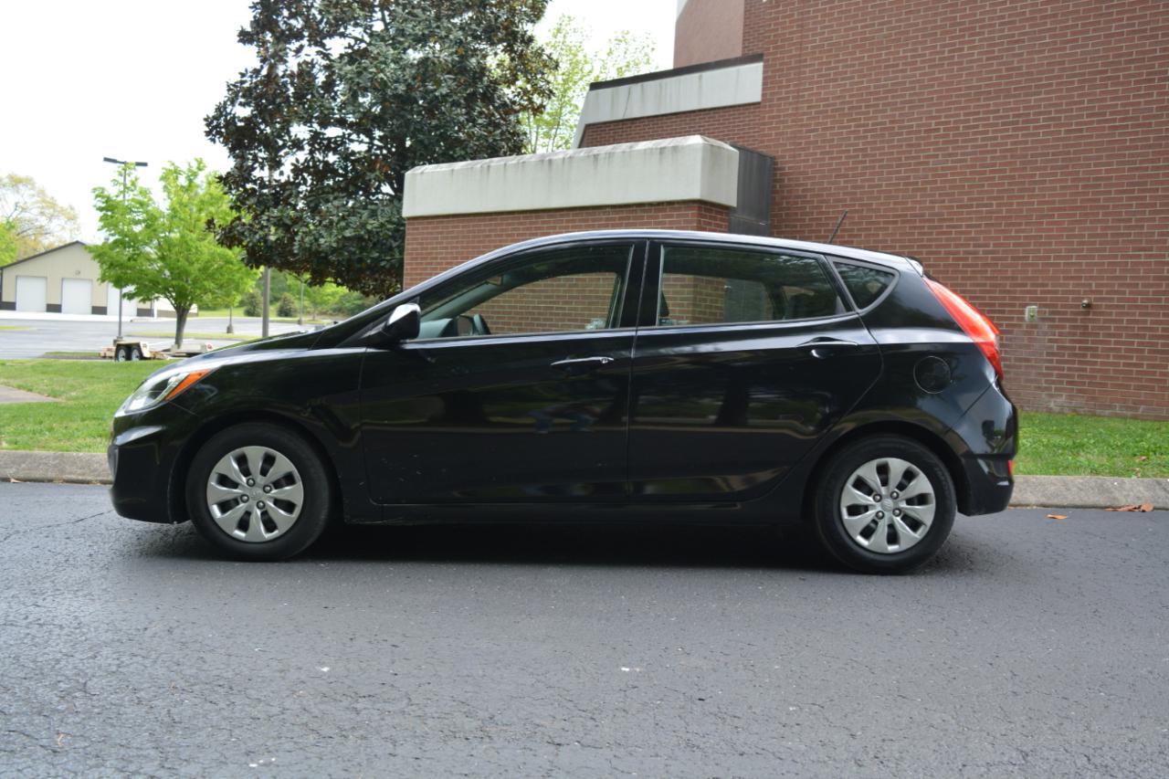 Hyundai Accent SE 5-Door 6A 2017