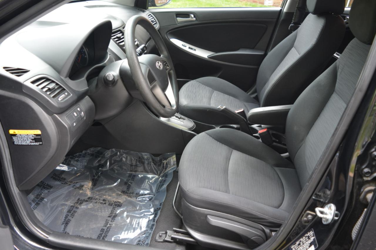 Hyundai Accent SE 5-Door 6A 2017