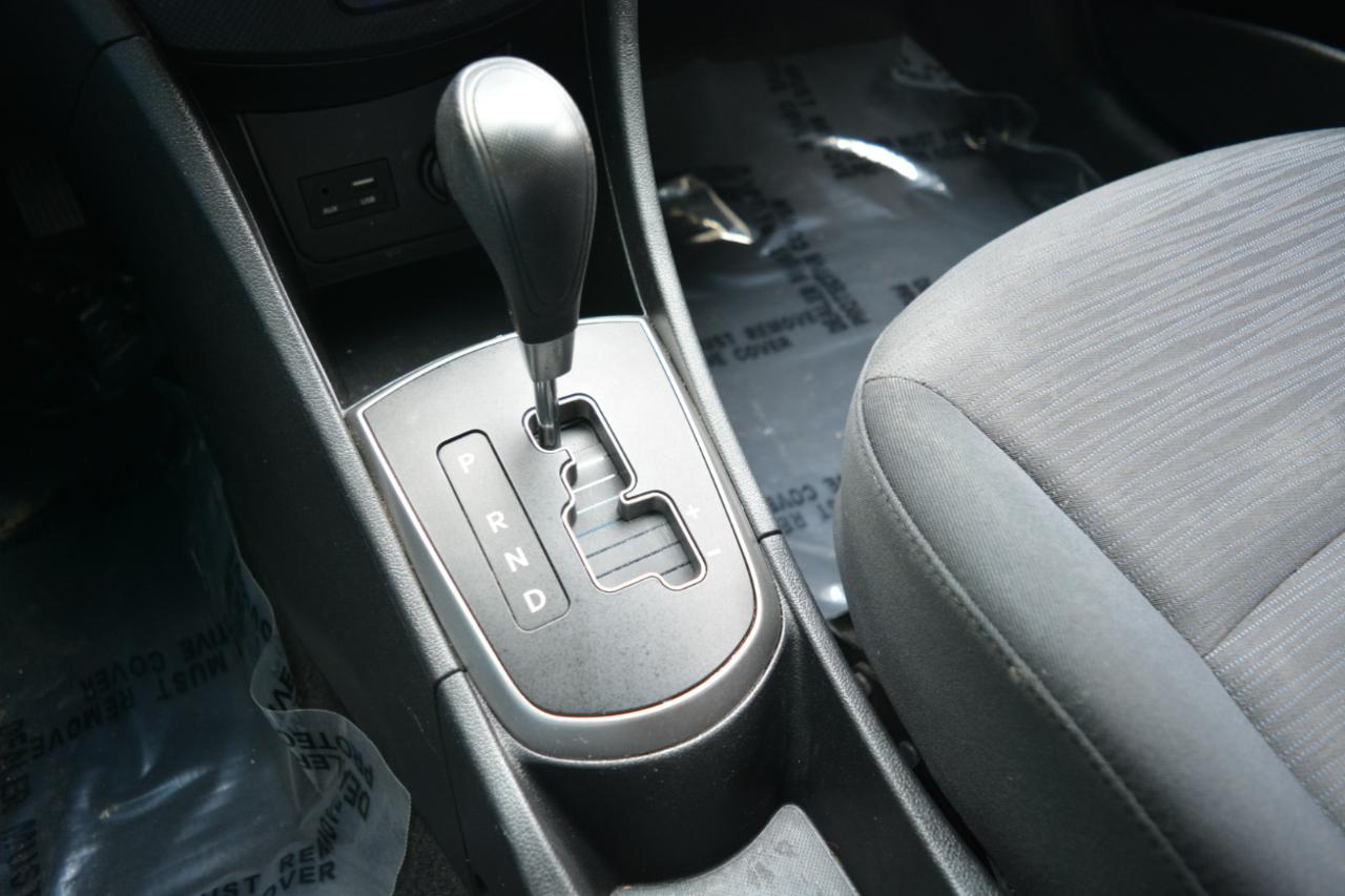 Hyundai Accent SE 5-Door 6A 2017