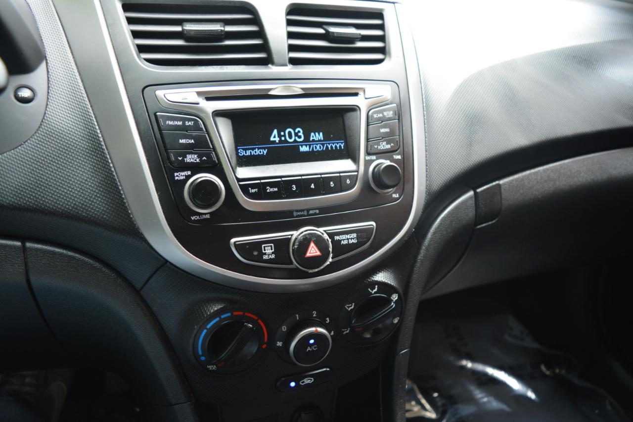 Hyundai Accent SE 5-Door 6A 2017