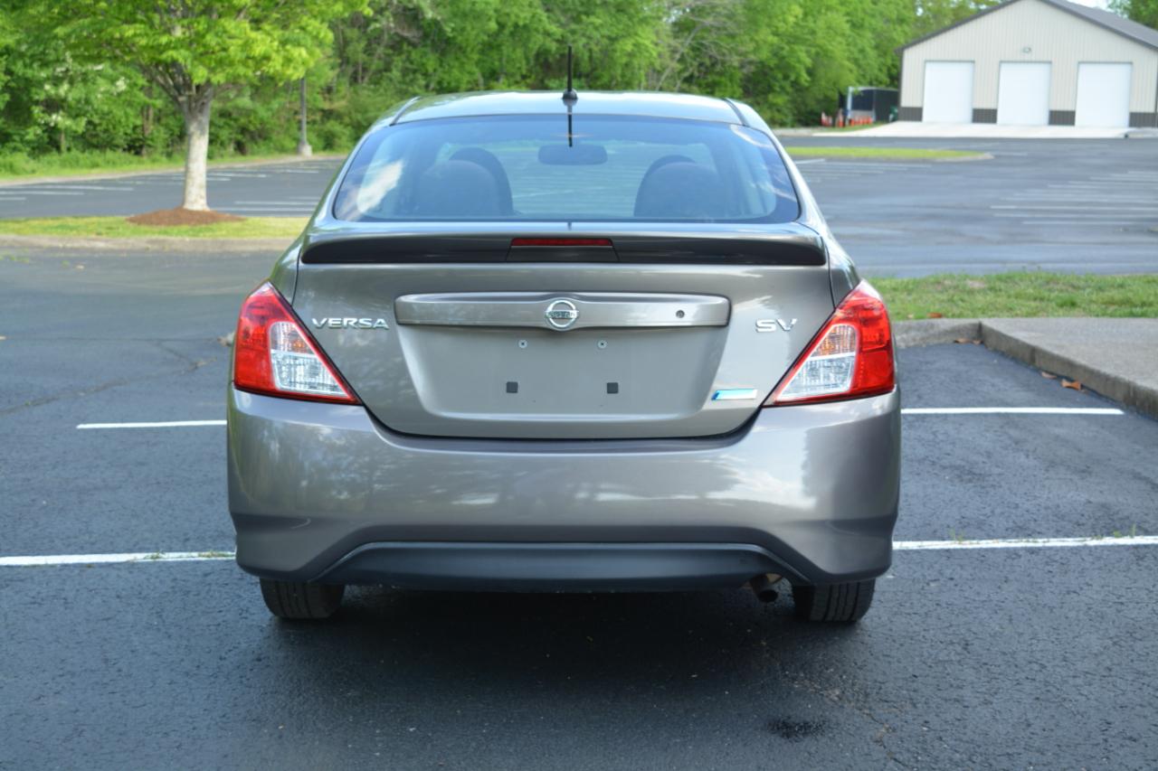 Nissan Versa 1.6 SV Sedan 2016