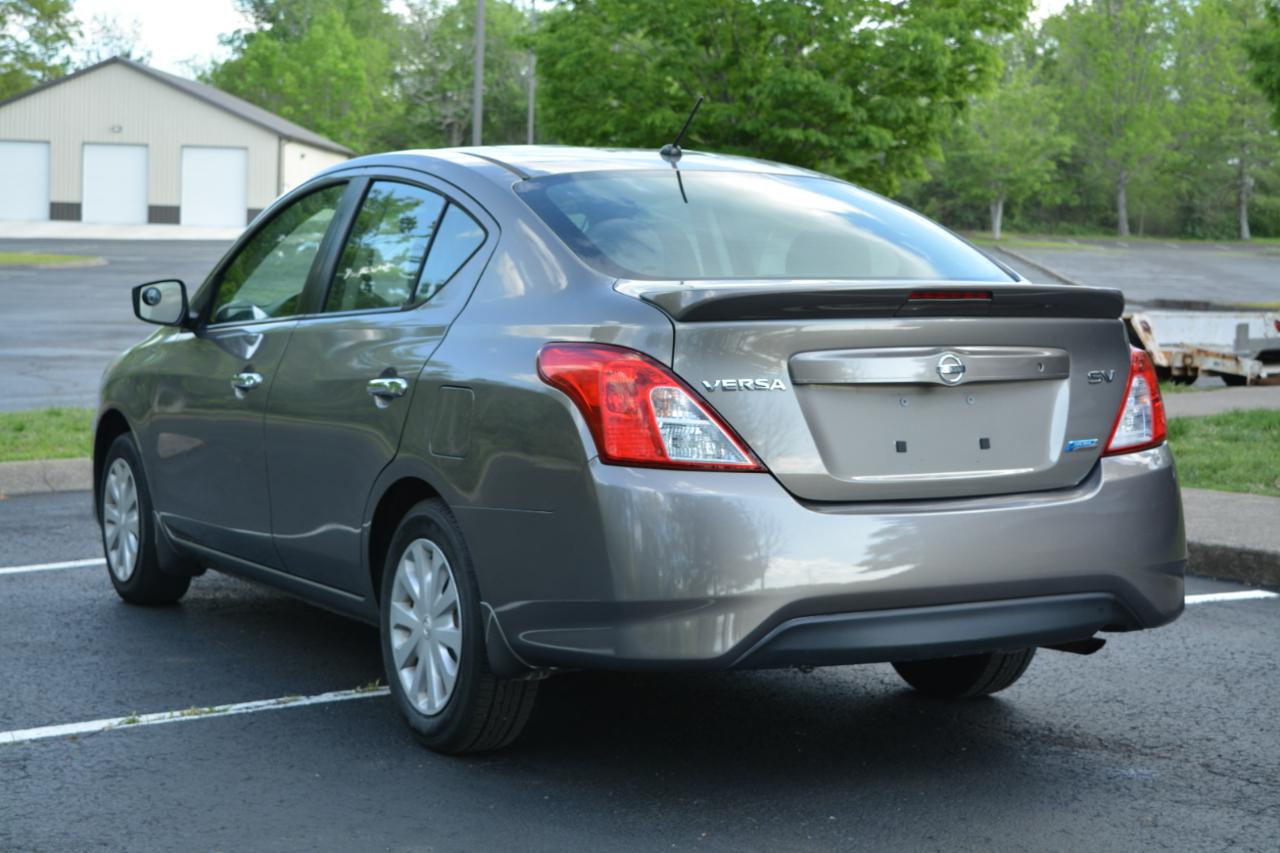 Nissan Versa 1.6 SV Sedan 2016