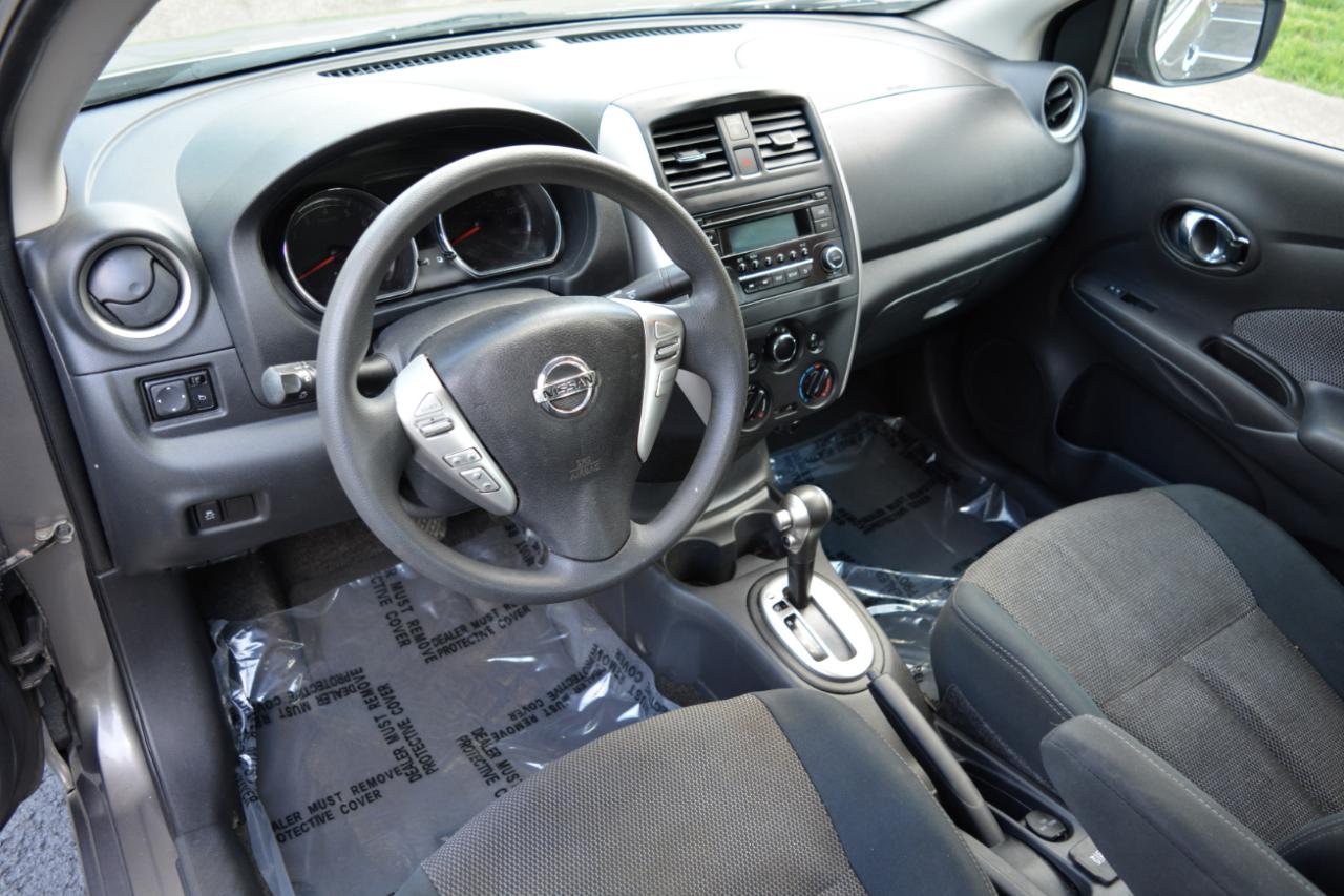 Nissan Versa 1.6 SV Sedan 2016