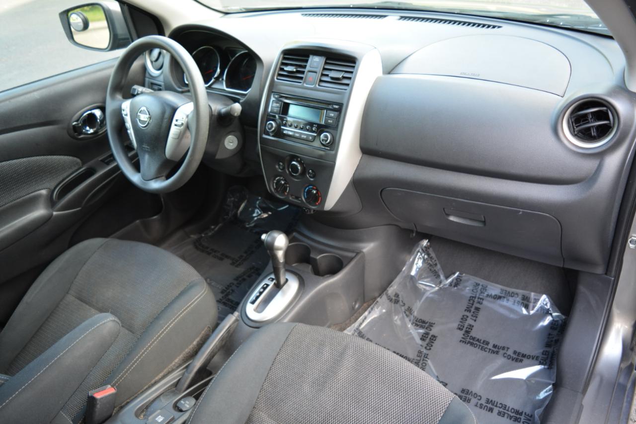 Nissan Versa 1.6 SV Sedan 2016