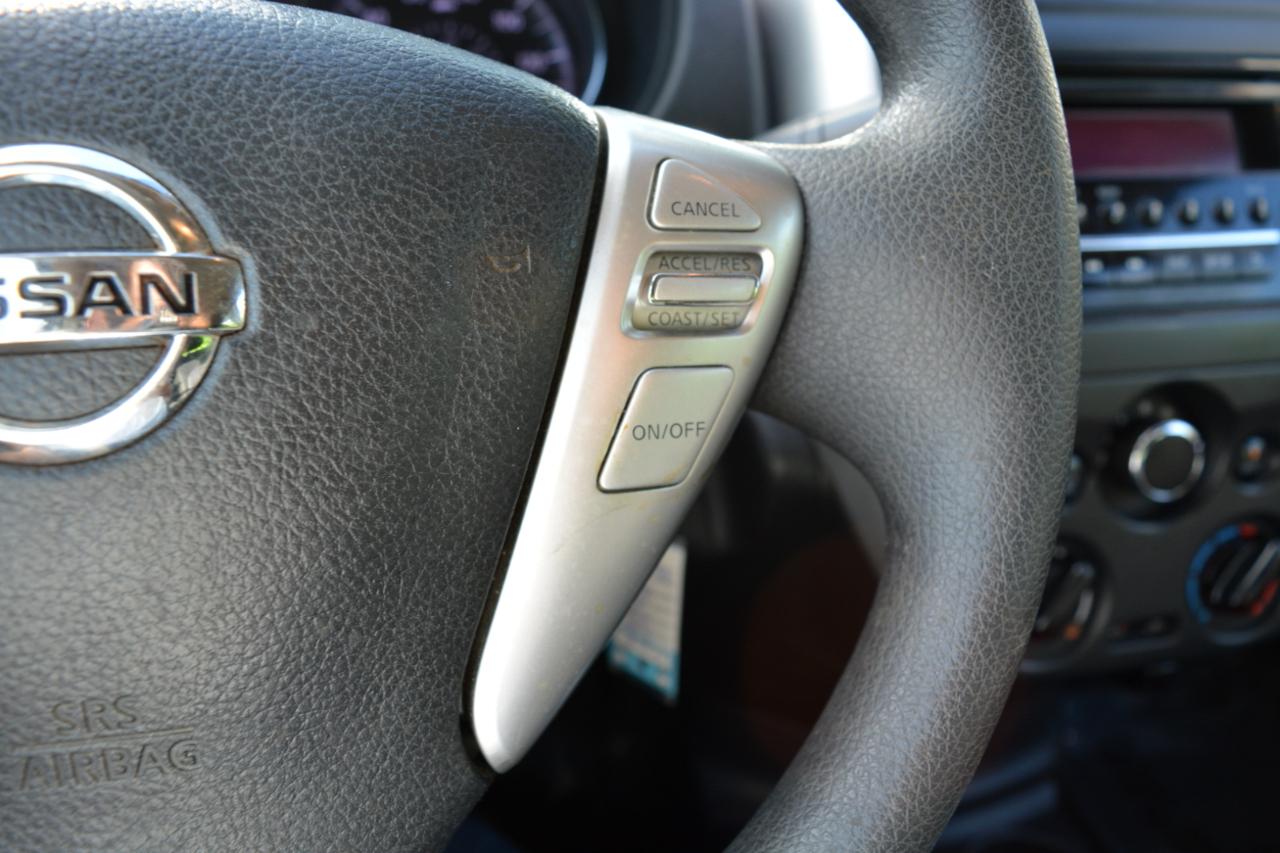 Nissan Versa 1.6 SV Sedan 2016