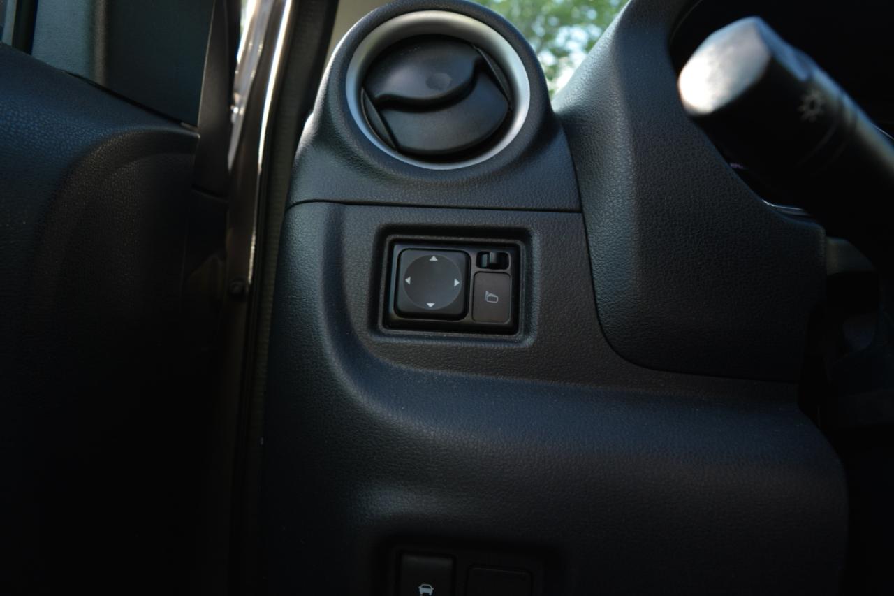 Nissan Versa 1.6 SV Sedan 2016