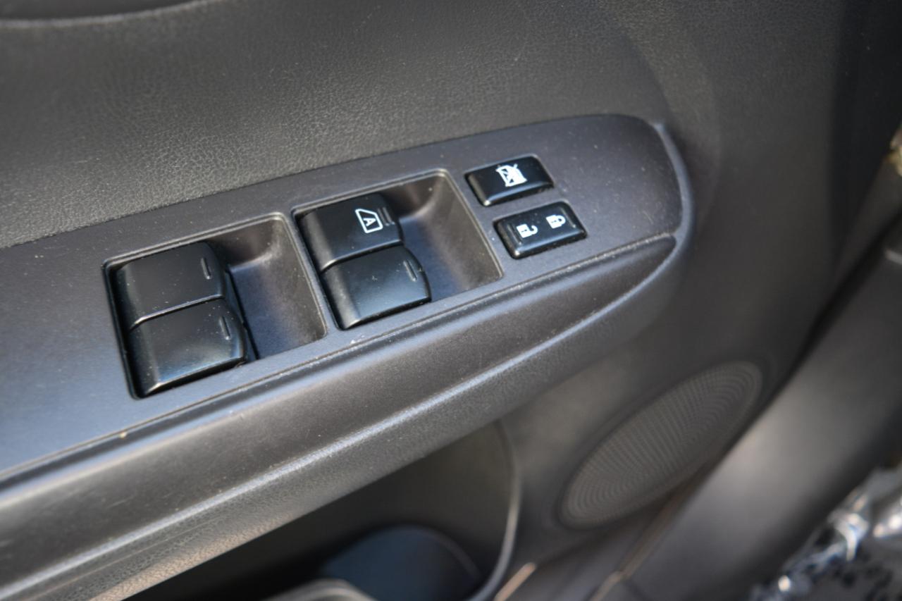 Nissan Versa 1.6 SV Sedan 2016