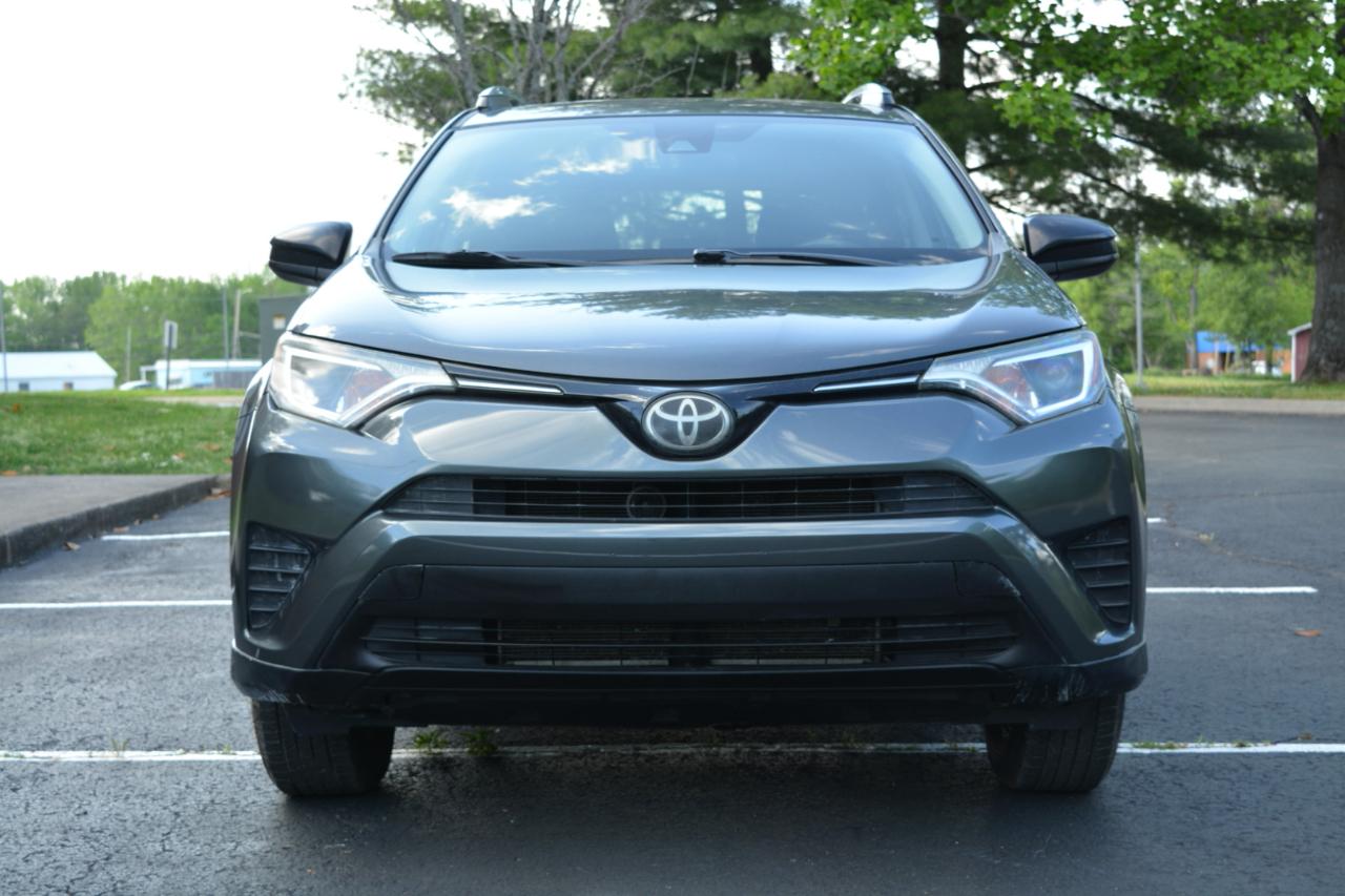 Toyota RAV4 LE FWD 2018