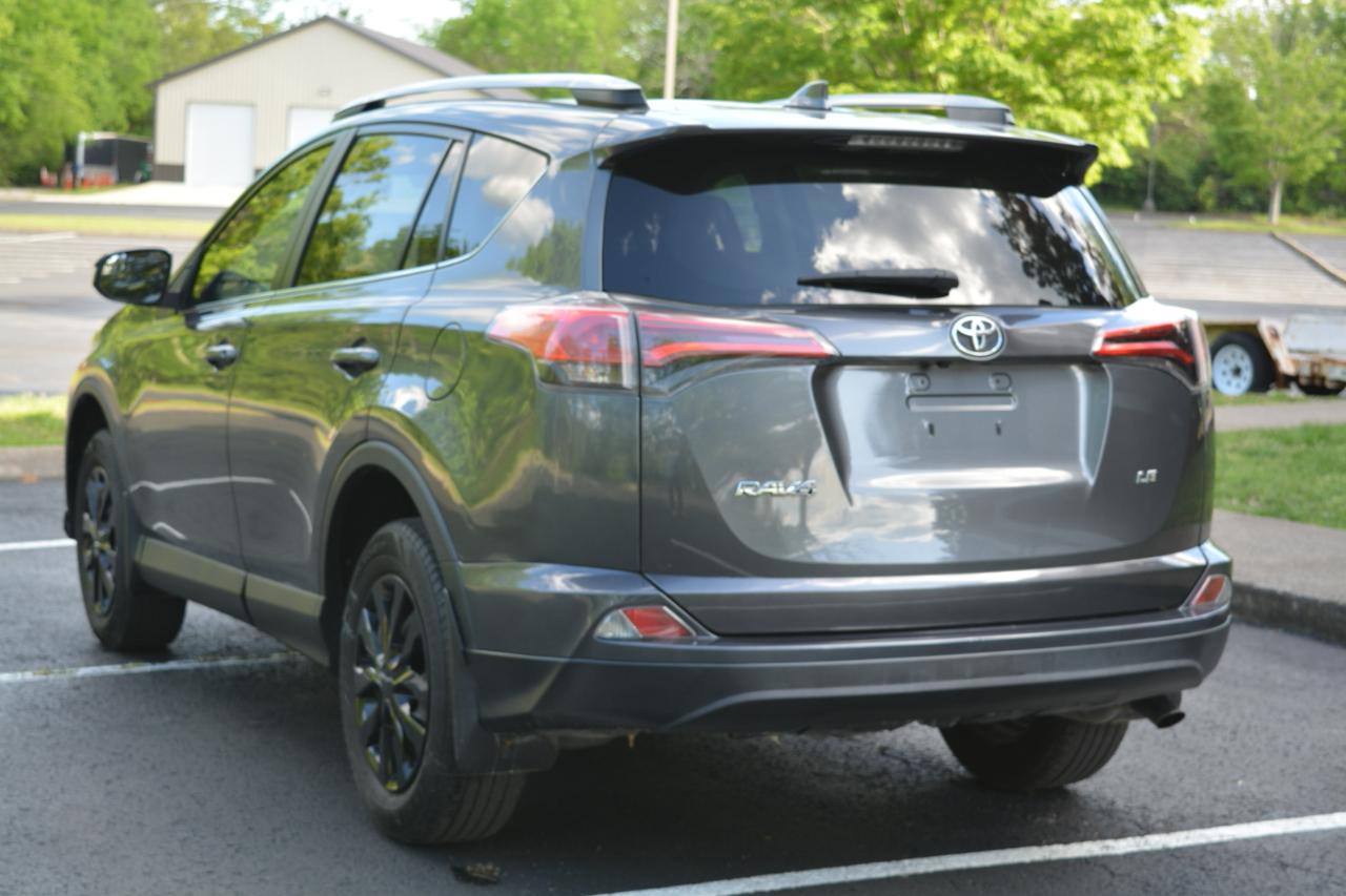 Toyota RAV4 LE FWD 2018