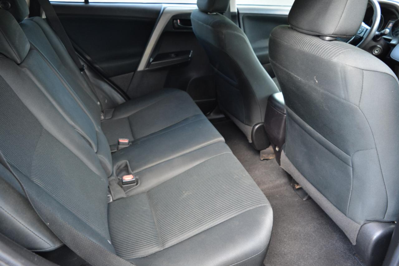 Toyota RAV4 LE FWD 2018