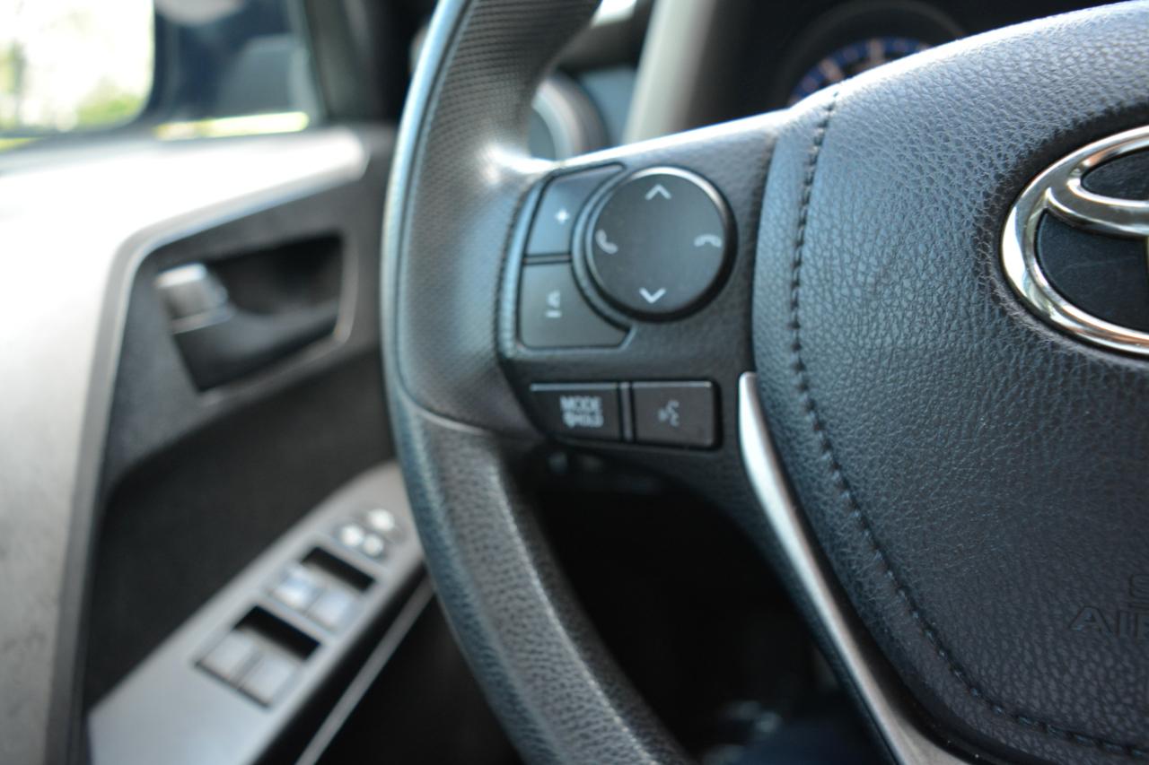 Toyota RAV4 LE FWD 2018