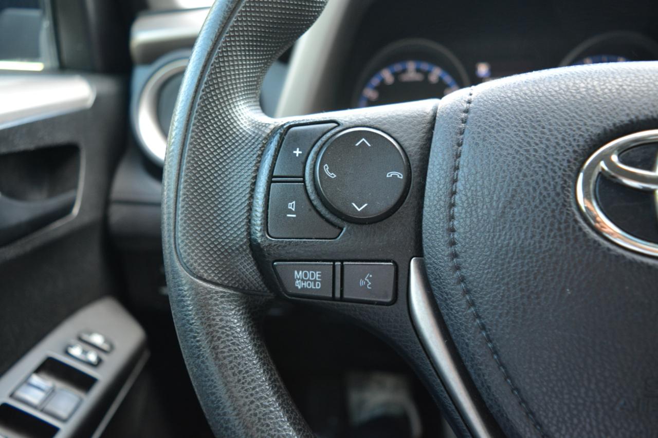 Toyota RAV4 LE FWD 2018