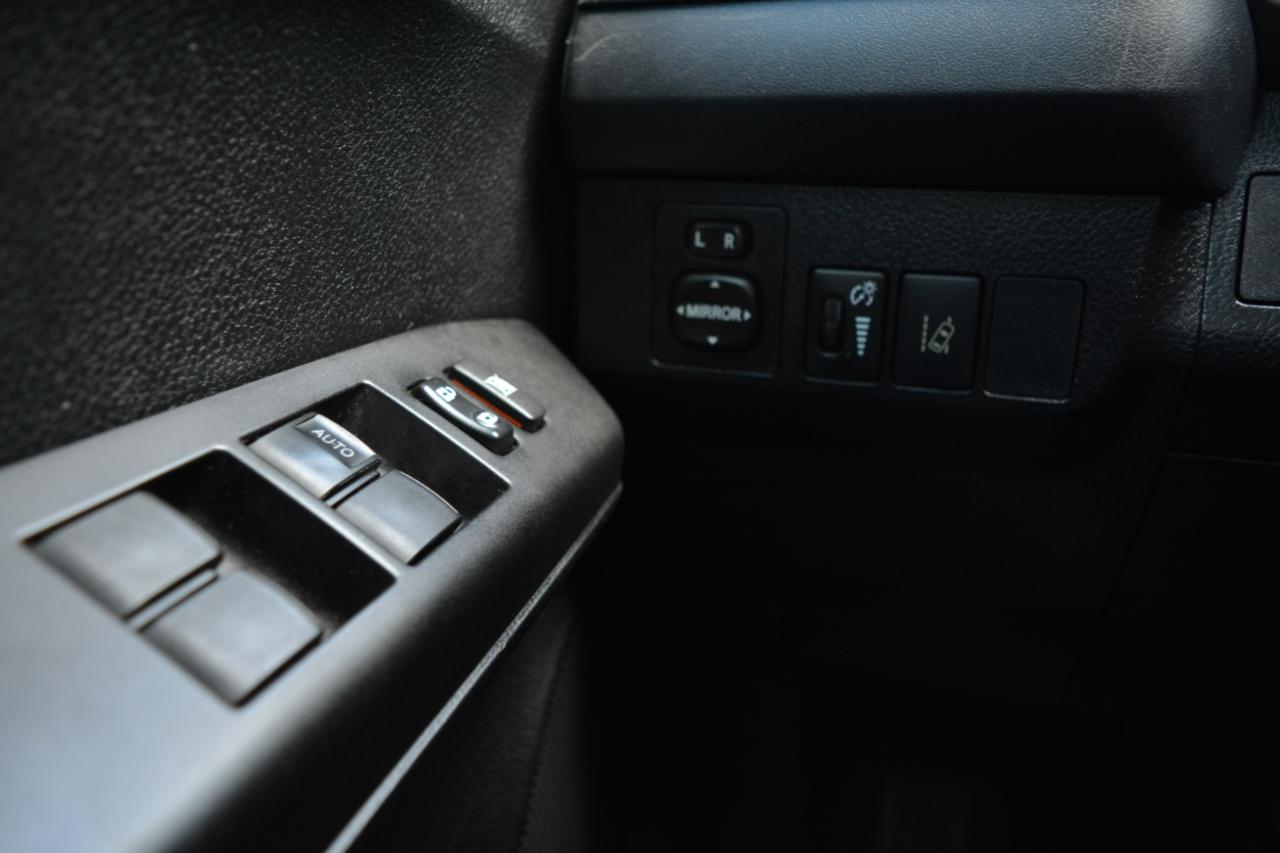 Toyota RAV4 LE FWD 2018