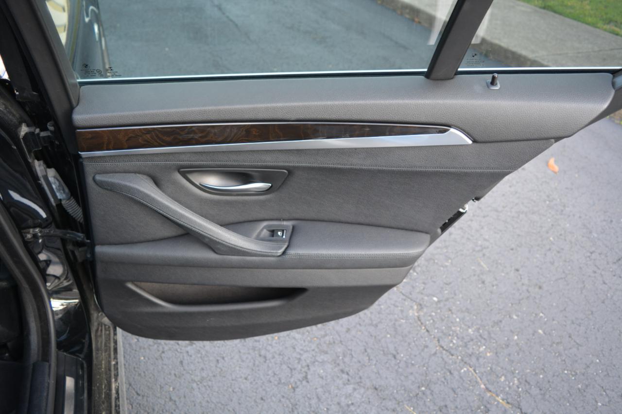 BMW 5-Series 528i 2014