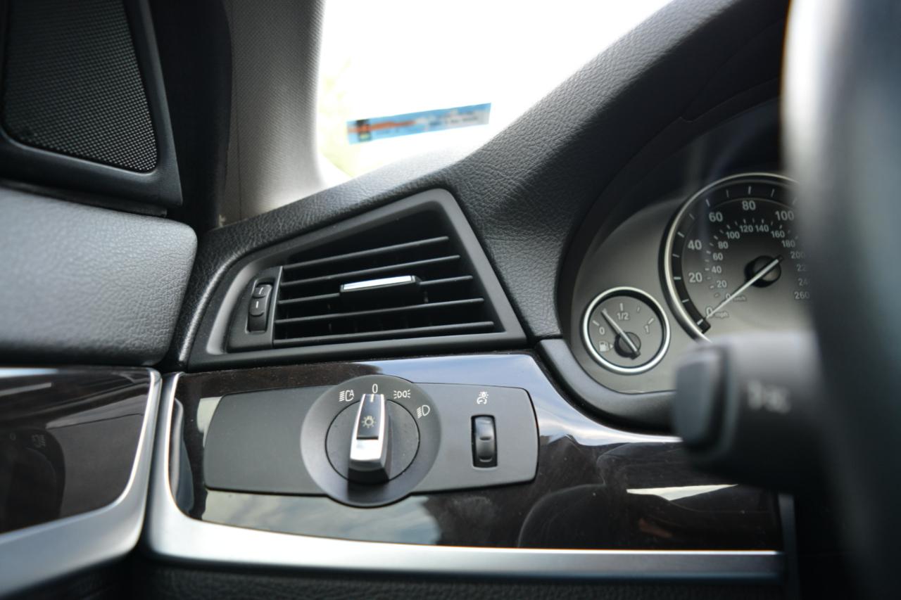 BMW 5-Series 528i 2014