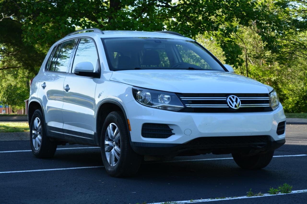 Volkswagen Tiguan SE 2016