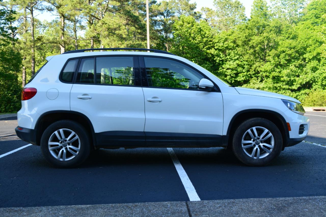 Volkswagen Tiguan SE 2016