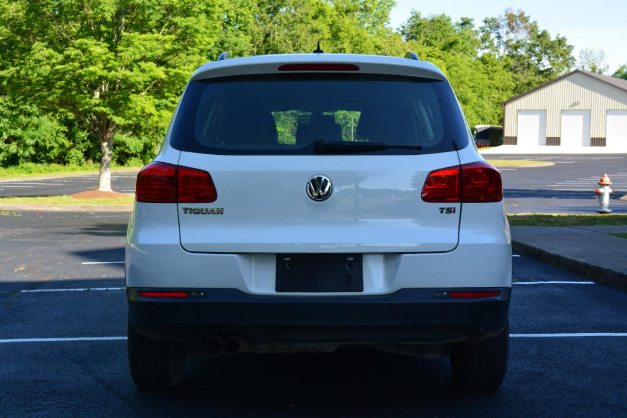 Volkswagen Tiguan SE 2016