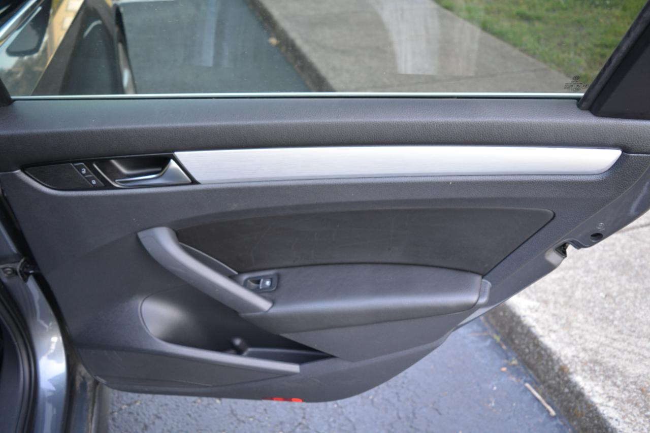 Volkswagen Passat 2.0L TDI SEL Premium 2013