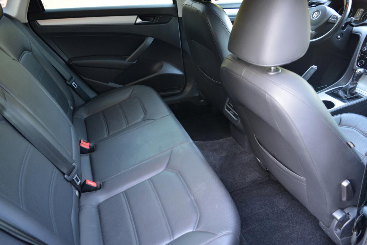 Volkswagen Passat 2.0L TDI SEL Premium 2013