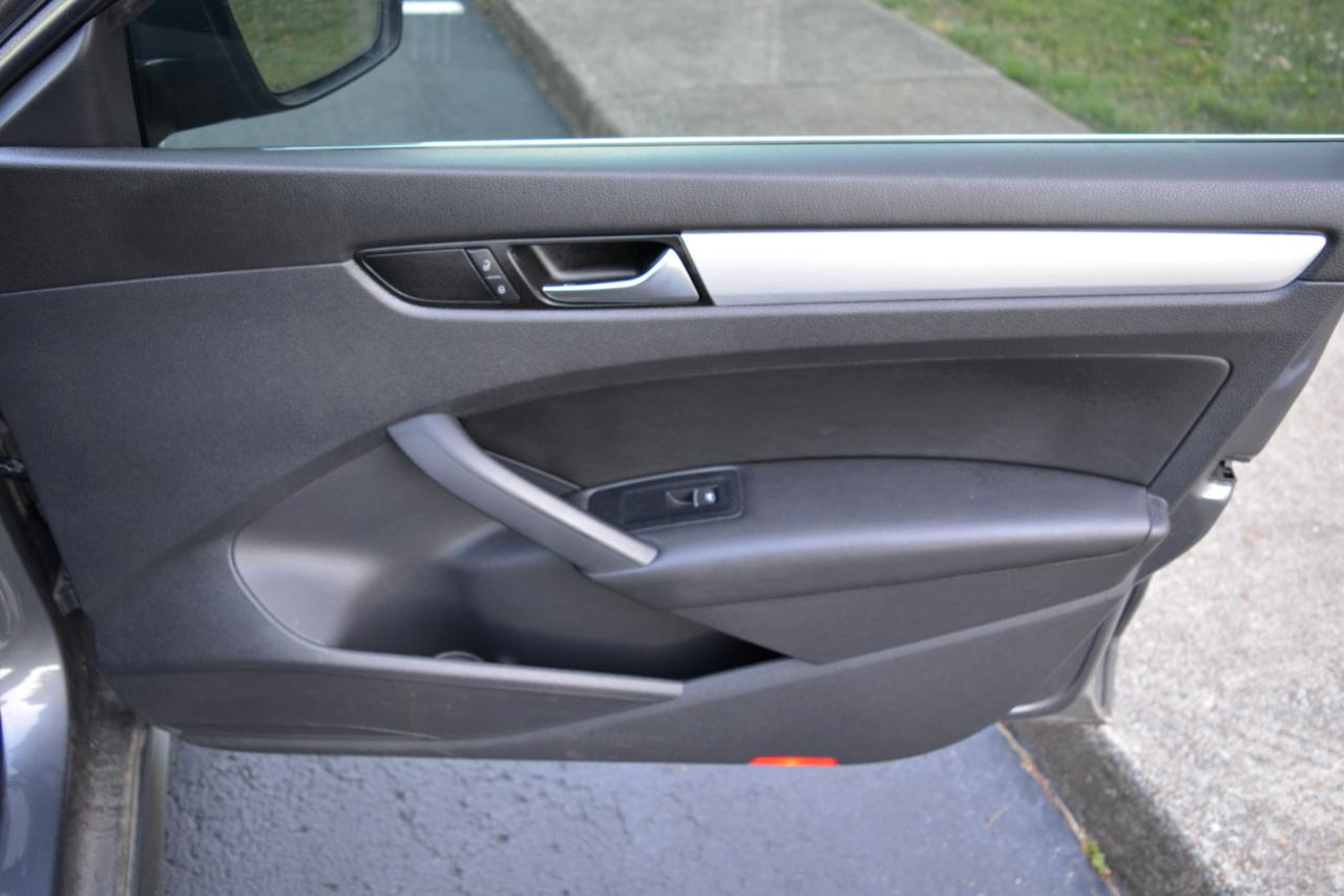 Volkswagen Passat 2.0L TDI SEL Premium 2013