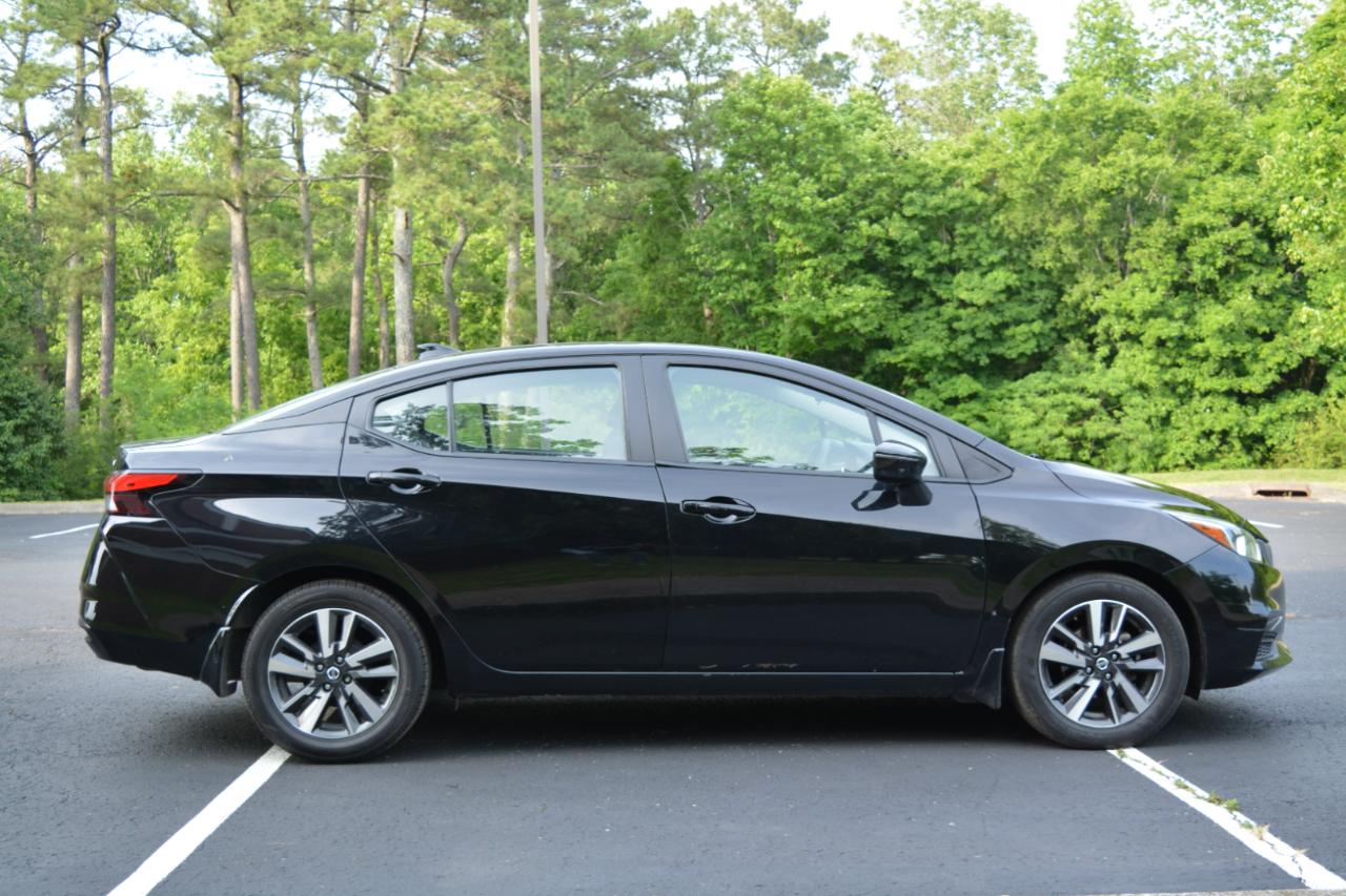 Nissan Versa SV 2021