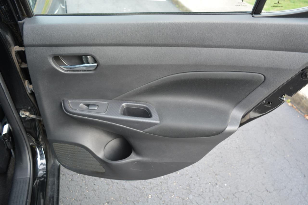 Nissan Versa SV 2021