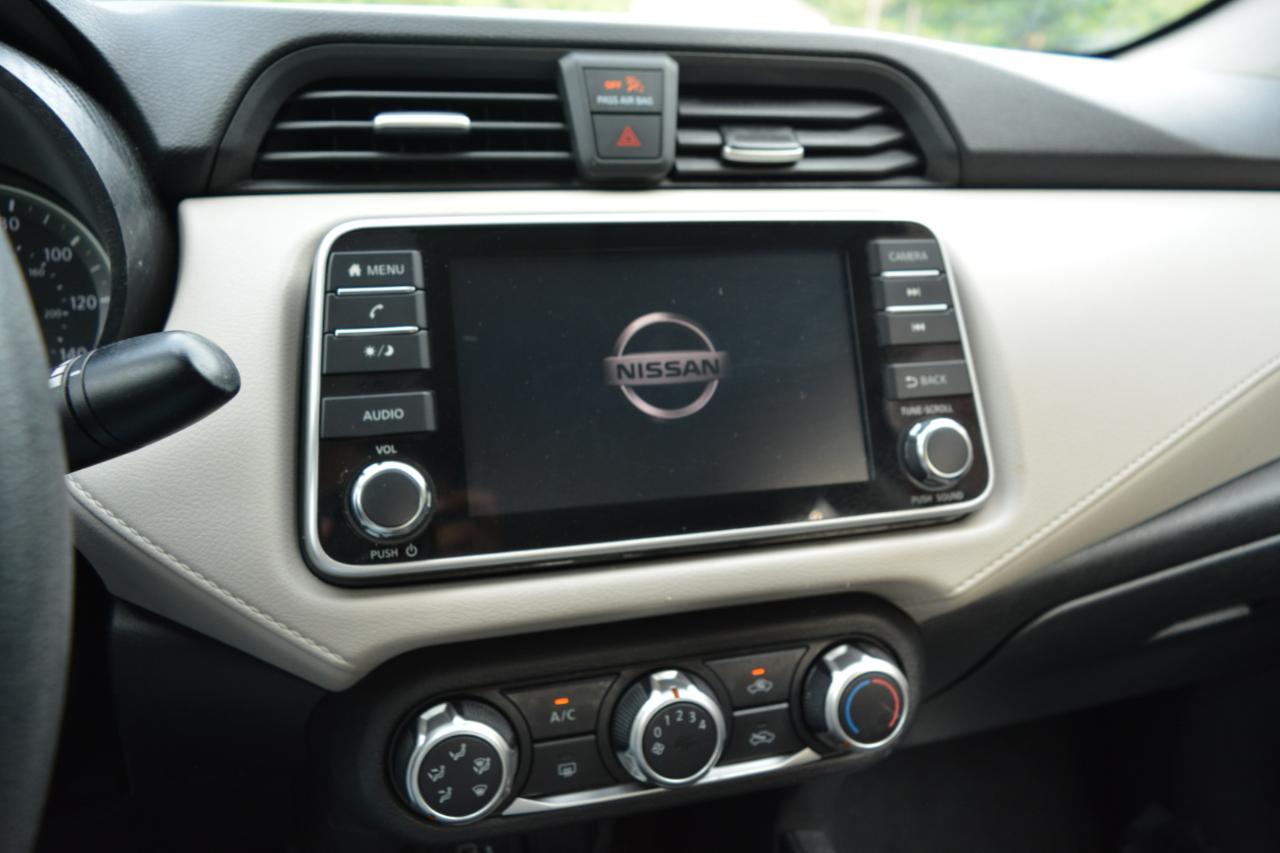 Nissan Versa SV 2021