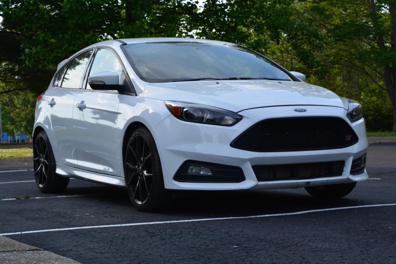 Ford Focus ST Hatch 2016