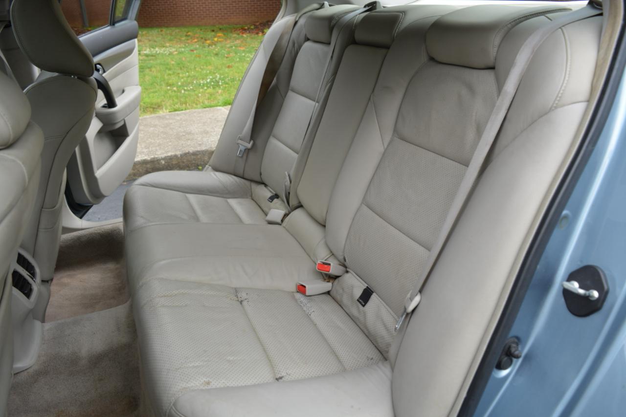 Acura TL 5-Speed AT with Tech Package 2009