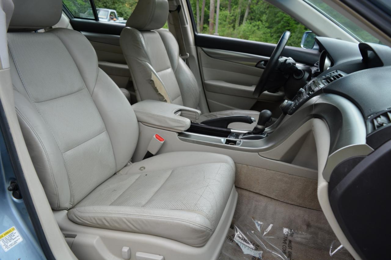 Acura TL 5-Speed AT with Tech Package 2009