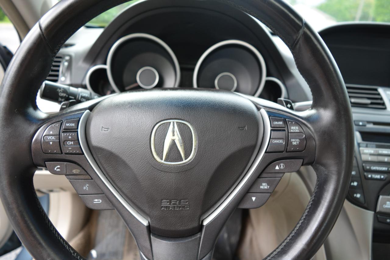 Acura TL 5-Speed AT with Tech Package 2009