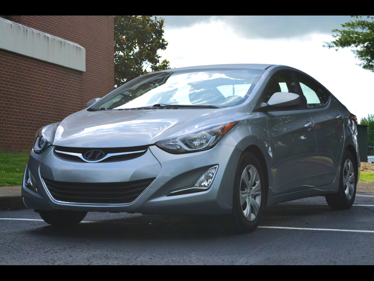 Hyundai Elantra SE 6AT 2016