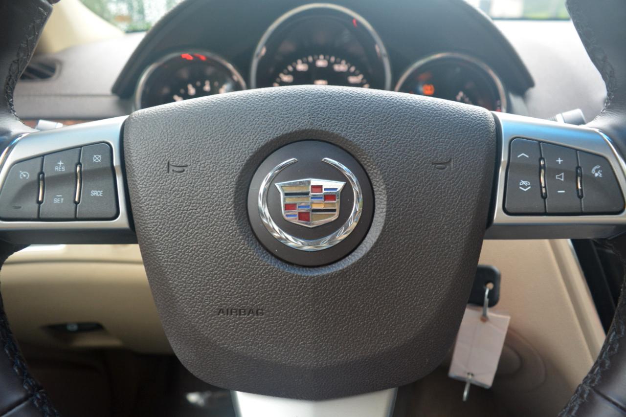 Cadillac CTS 3.0L Luxury AWD 2011