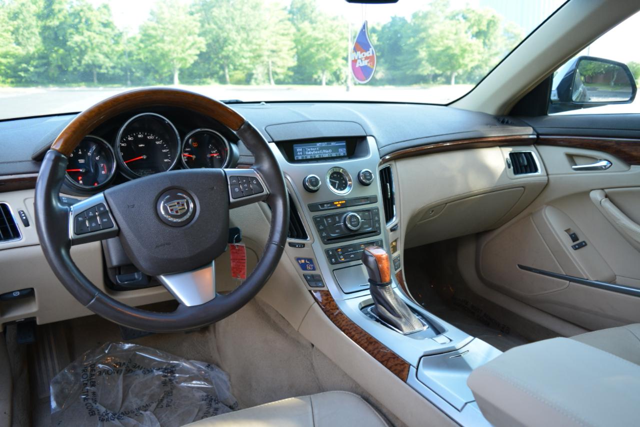 Cadillac CTS 3.0L Luxury AWD 2011