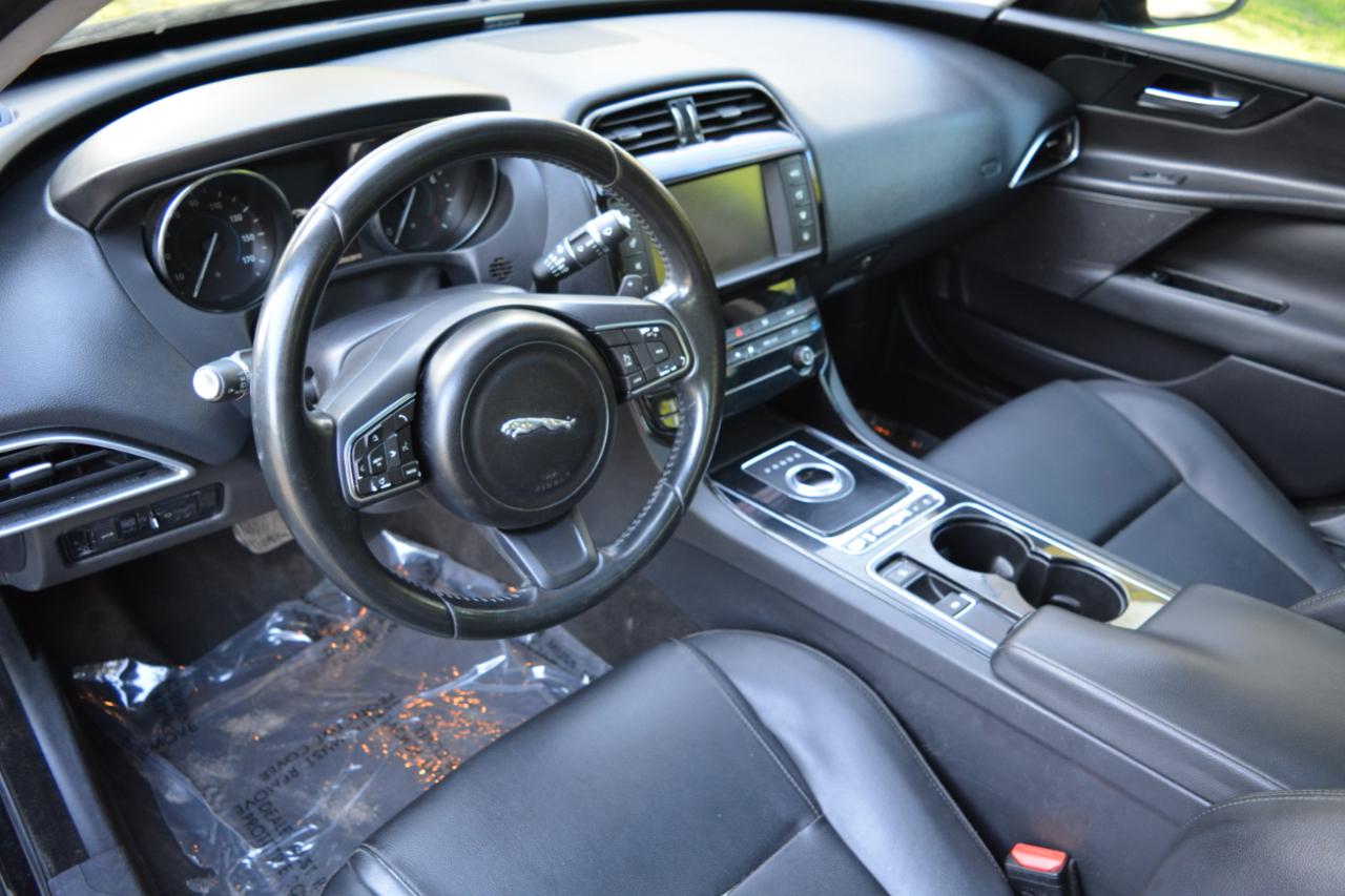 Jaguar XE 25t 2017