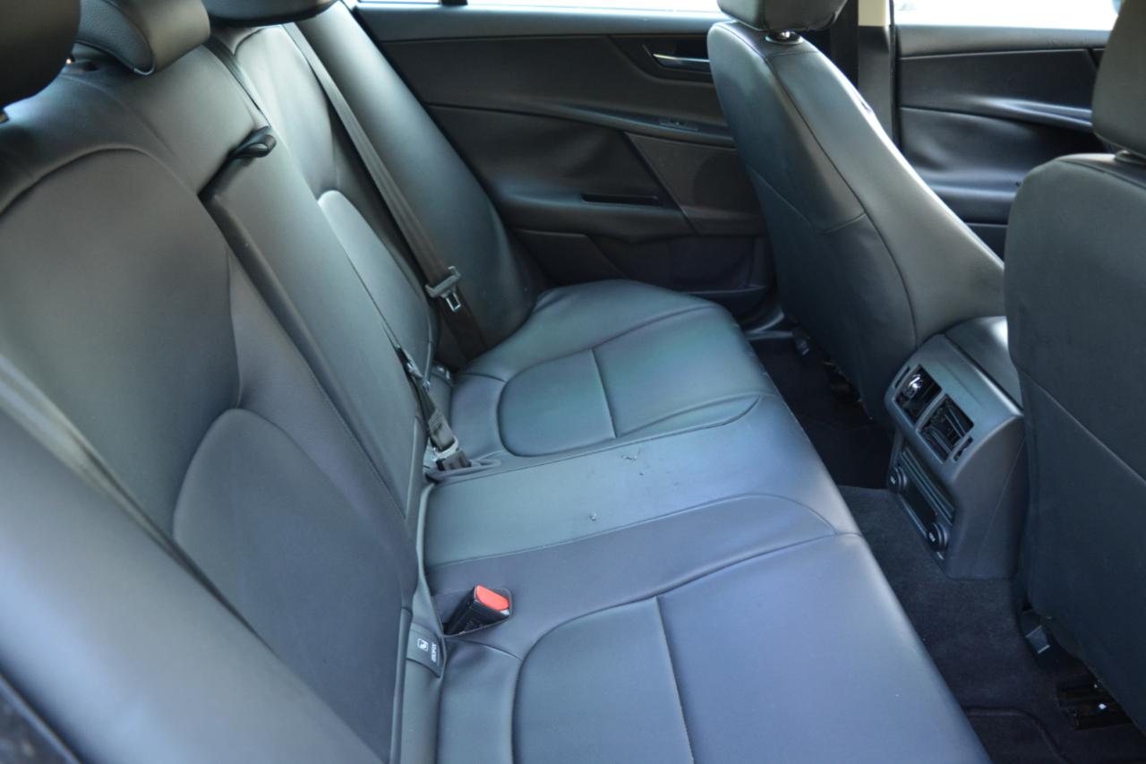 Jaguar XE 25t 2017