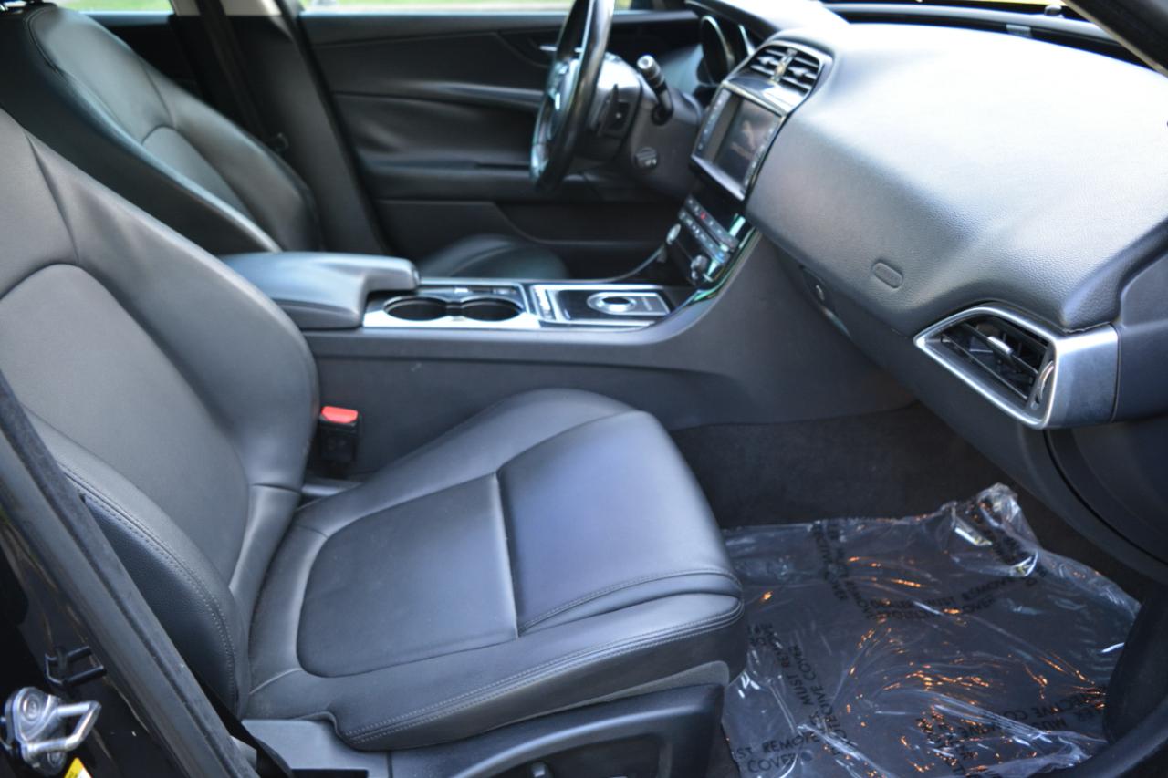 Jaguar XE 25t 2017