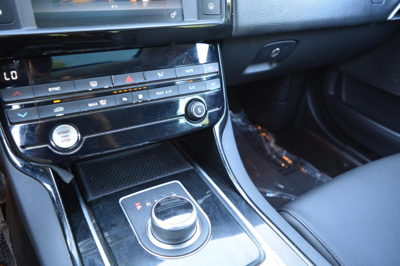 Jaguar XE 25t 2017