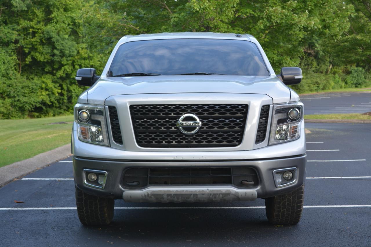 Nissan Titan PRO-4X Crew Cab 4WD 2018