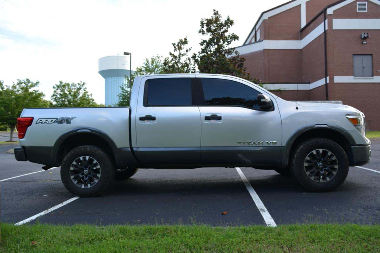 Nissan Titan PRO-4X Crew Cab 4WD 2018