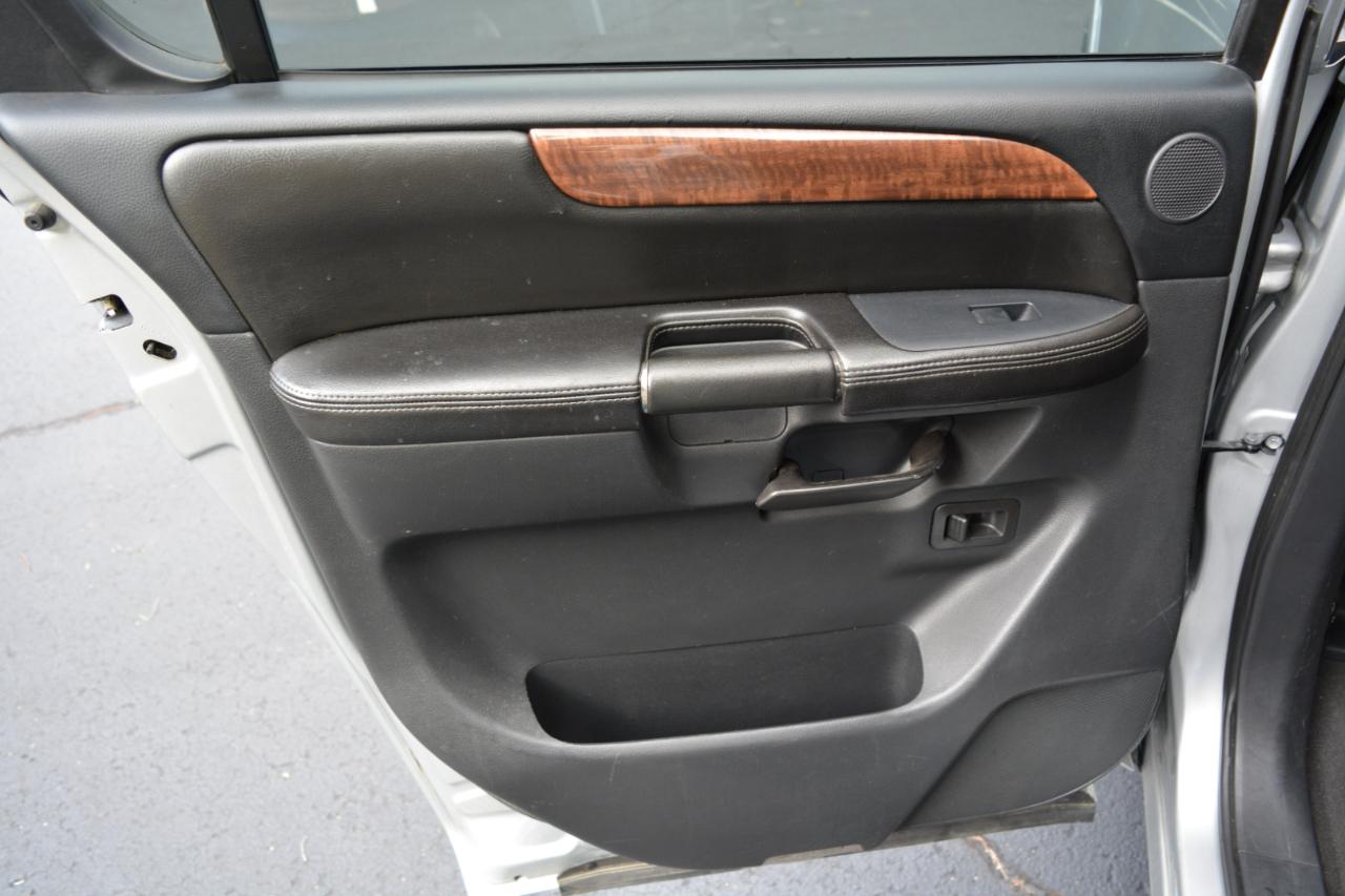 Nissan Armada SL 2WD 2012