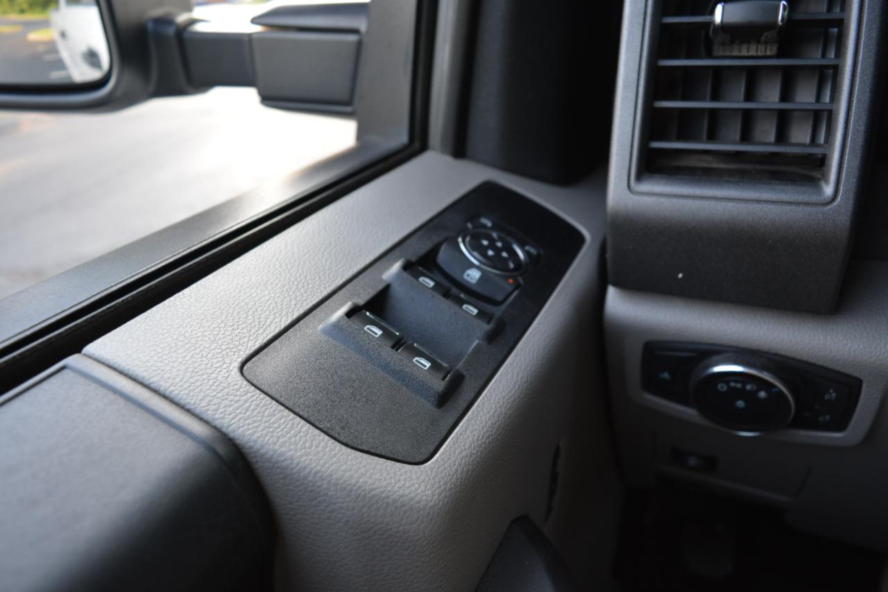 Ford F-250 SD Lariat Crew Cab 2WD 2021