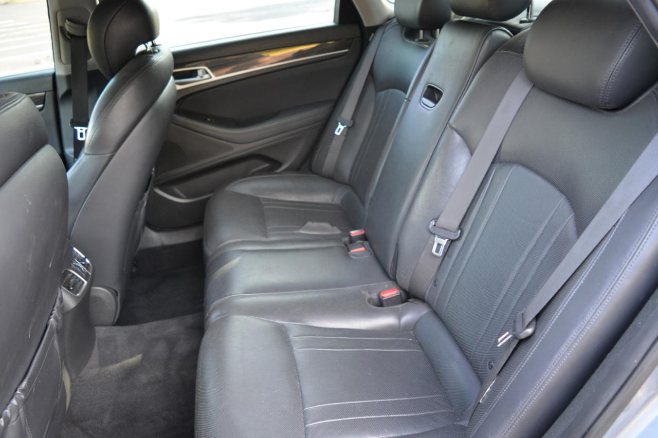 Hyundai Genesis 3.8L 2015
