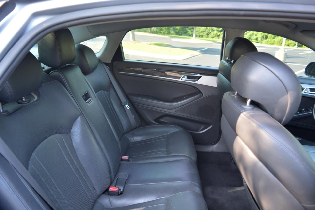 Hyundai Genesis 3.8L 2015