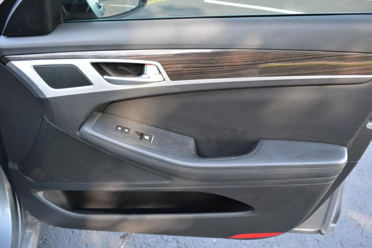 Hyundai Genesis 3.8L 2015
