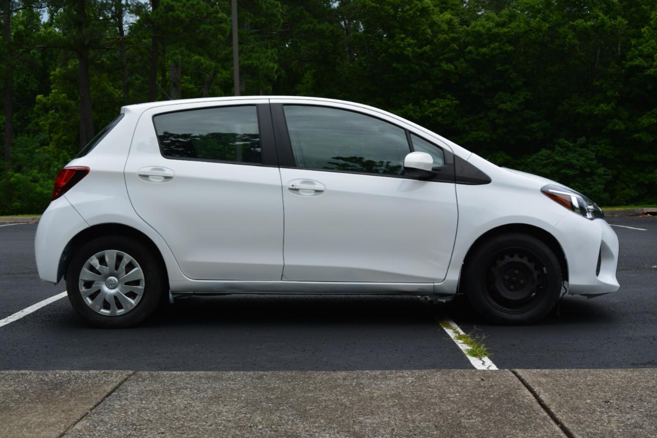 Toyota Yaris LE 5-Door AT 2016
